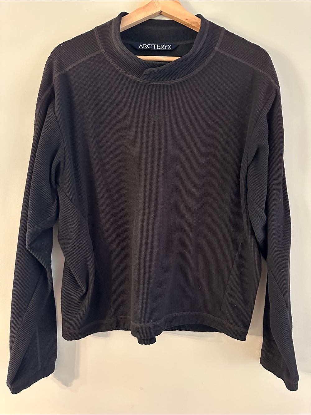 Arc'teryx Women's Black fleece Crew Neck Sweater